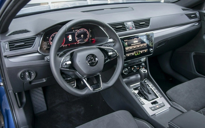 Skoda Superb cena 177900 przebieg: 5, rok produkcji 2024 z Borne Sulinowo małe 379